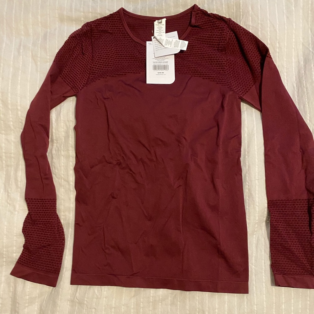 Small Long-sleeved Workout Shirt